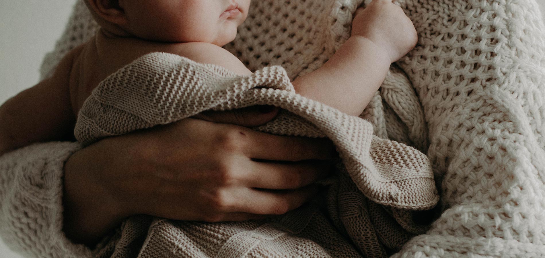 Changer les couches des nouveaux-nés : Soins du cordon ombilical